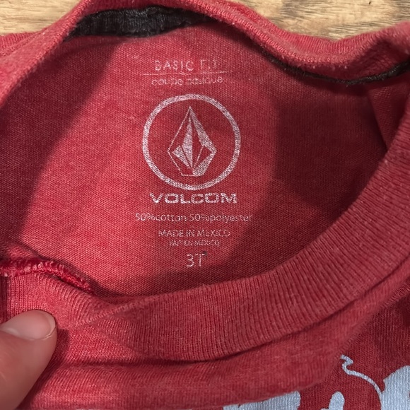 4/$20 Boys Volcom T Shirt Sz 3 - Picture 2 of 3